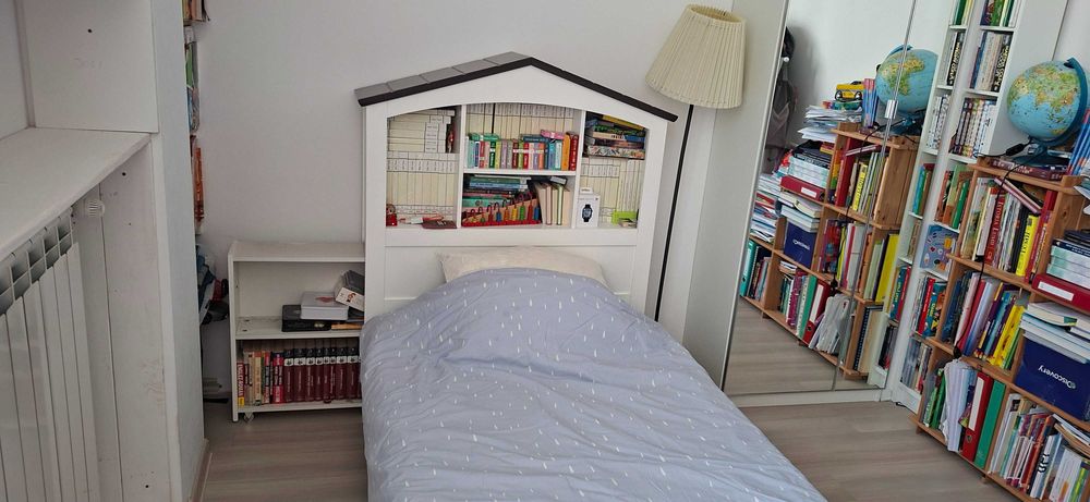 Camera copii Mobexpert: pat+biblioteca+birou+2covorase