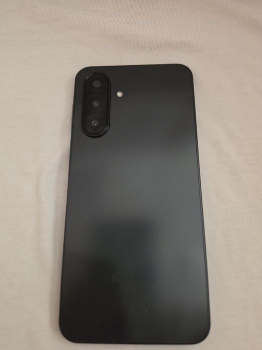 Samsung A 17 128 GB телефона е като нов