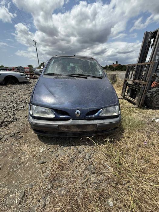Рено Меган 1.6 бензин