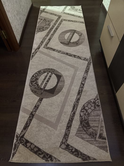 Продам ковровую дорожку в хорошем состоянии