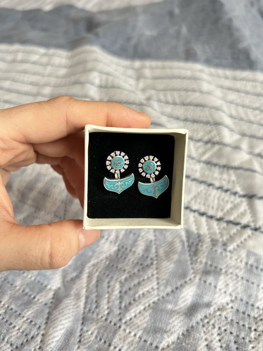 Женские красивые серьги