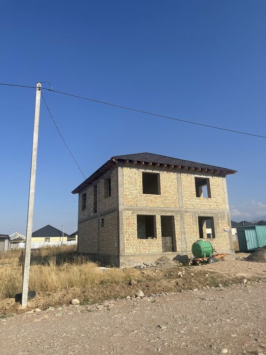 Продам дом 240 м2 на 15 сотках