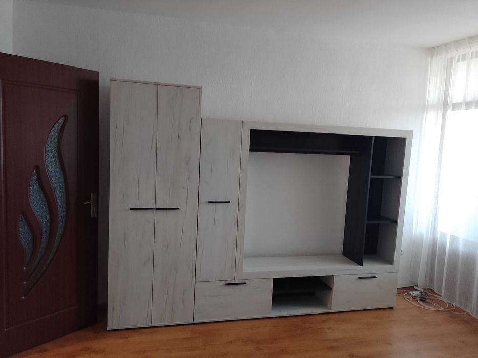 Închiriez garsonieră