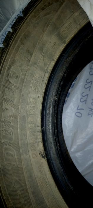 Продаю шины комплект