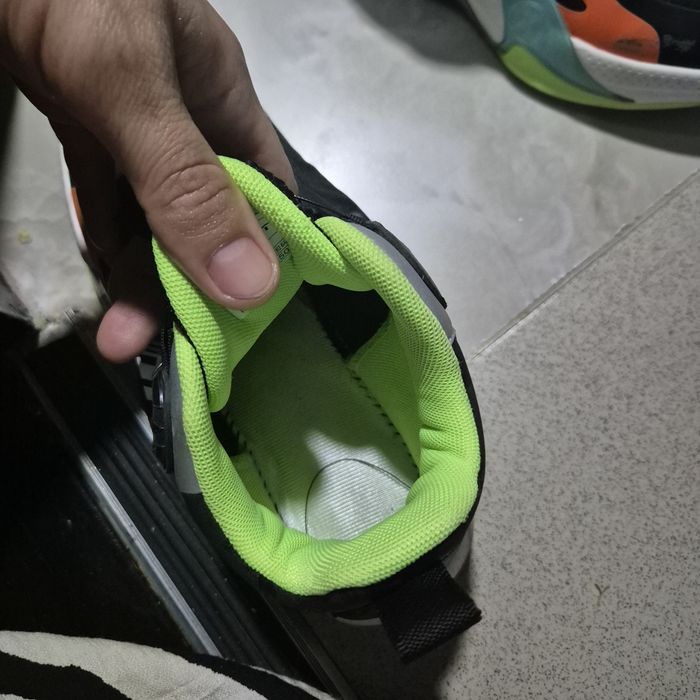 Детские кроссовки