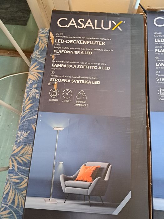 Lampa de podea cu iluminare led