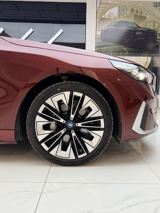 Bmw i5 35L full to'lov turi naxt nasiya trade-in xizmati mavjud
