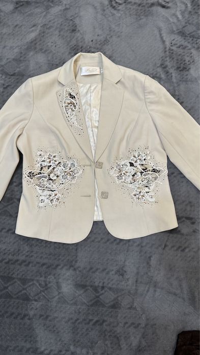 Женский костюм тройка