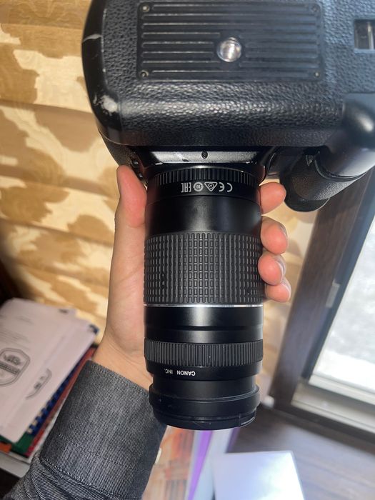 Объектив Canon EF 75-300mm f4-5,6