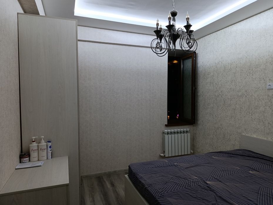 Продаётся  3-комнатная , в новостройке рядом с метро шахрестан. 84 кв