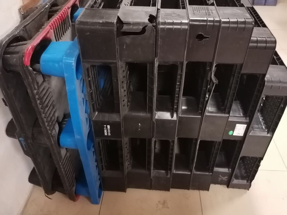 Поддоны (паллеты) пластиковые