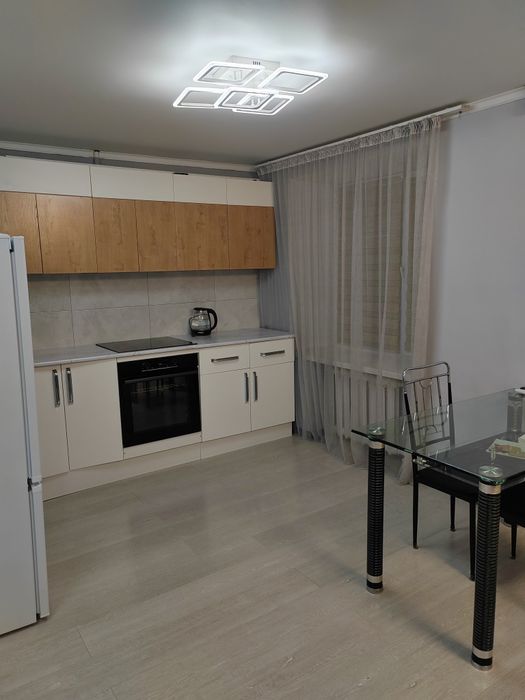 Сдаётся 1 комн квартира посуточна