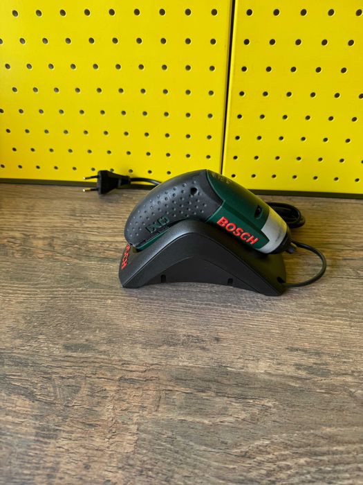 Surubelnita Bosch IXO 3 cu acumulator