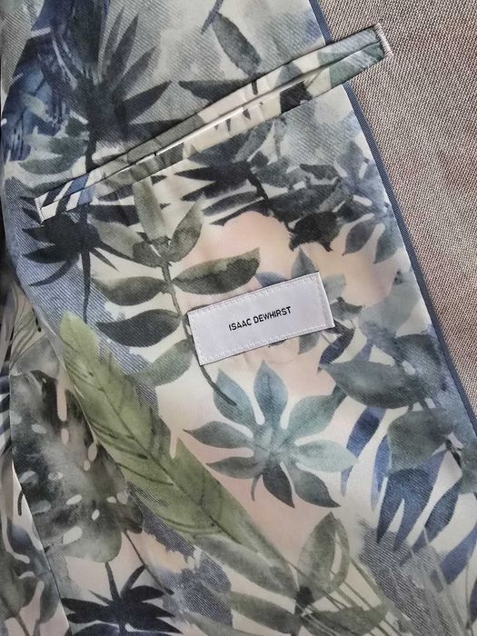 Vând costum Isaac Dewhirst  nou, nefolosit