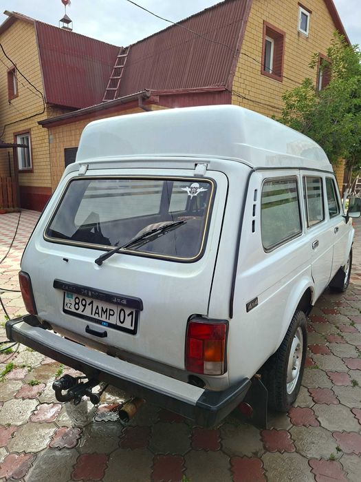 Продам машину Нива