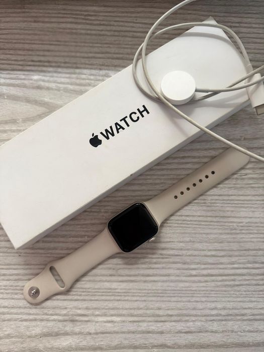 Apple Watch SE (GPS, 2 поколения)
