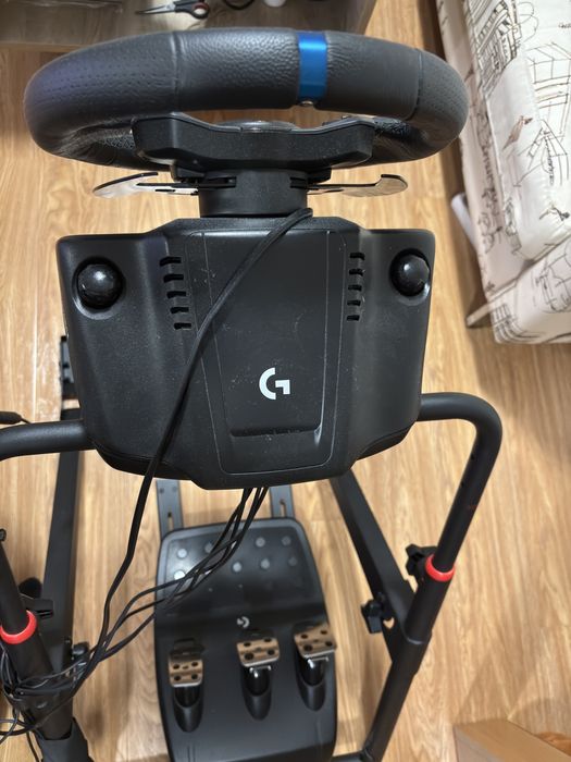Logitech G923 Xbox + шифтър. Стойка отделно