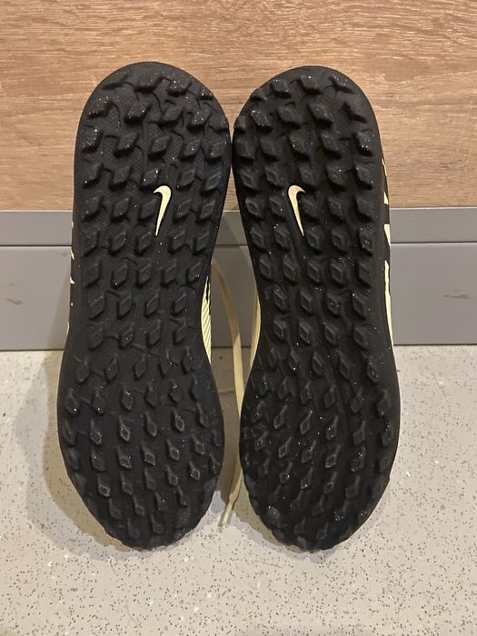 Футболни обувки Nike Mercurial