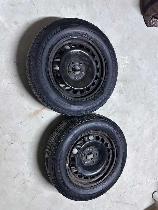 Vand 2 cauciucuri Bridgestone Dueler H/P Sport 215/65 R16 + jante tablă VW