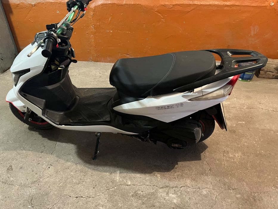 Продам скутер  м8