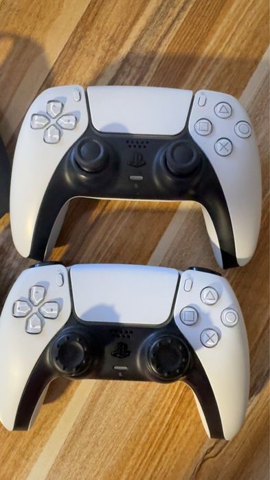 Play Station 5.