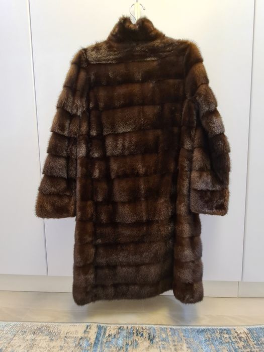 Продам норковую шубу.