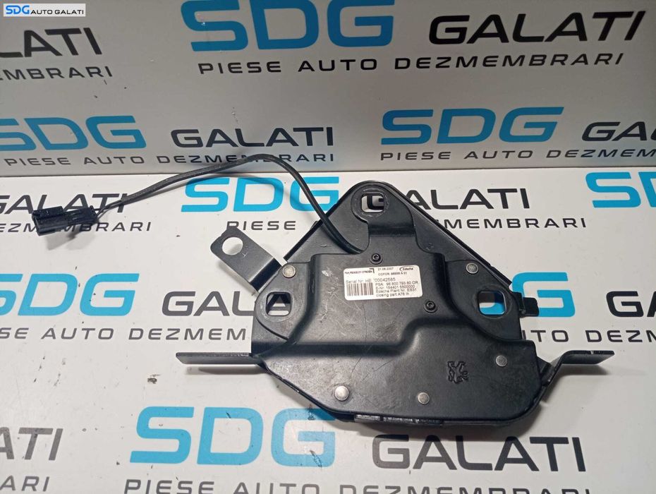 Broasca Incuietoare Stanga pentru Mecanism Blocare Decapotare Plafon Tavan Peugeot 207 CC Cabrio Decapotabil 2007 - 2014 Cod 9680079380 [B3390]