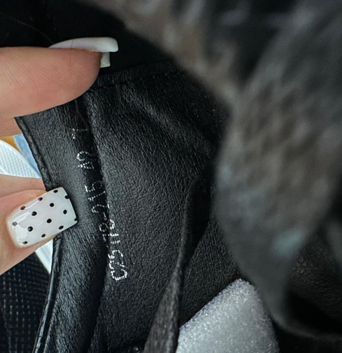 МУЖСКИЕ кроссовки продам срочно!!