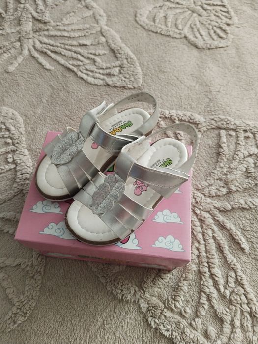 Продам платья детские