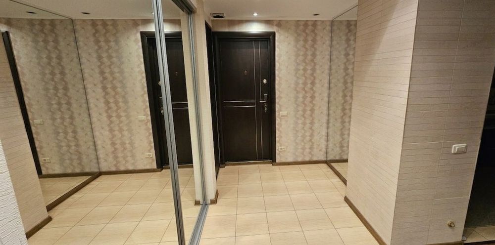 Продам квартиру 2-ком 55 кв.м.