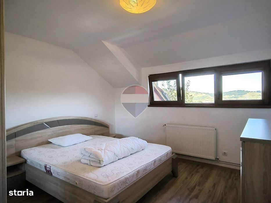 Casă / Vilă cu 4 camere de vânzare în zona Sud-Vest