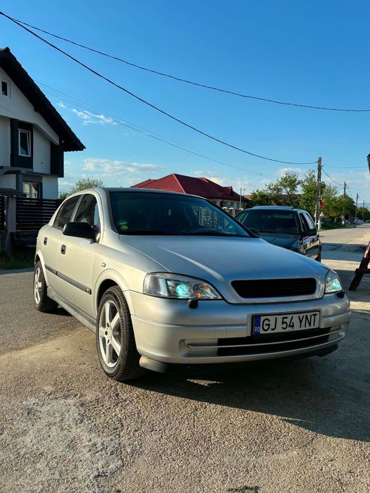 Vând Opel aste g 1,8 benzina