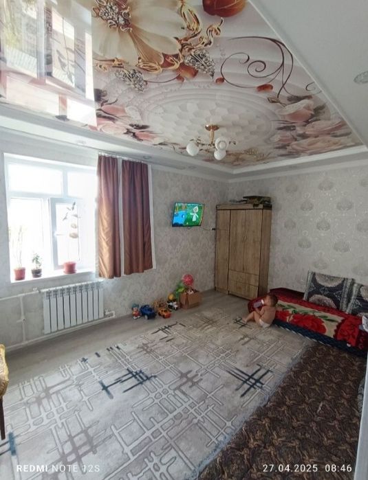 Продам квартиру авиасозлар 4 метро рядом 2 ком переделано в 3 ком