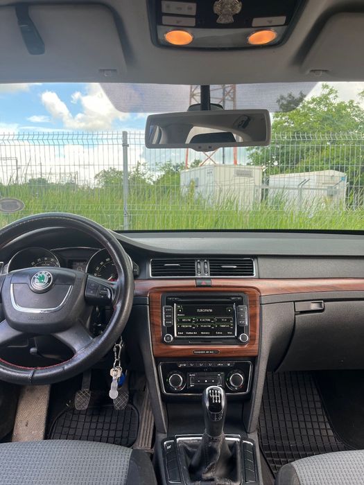 Vând Skoda Superb