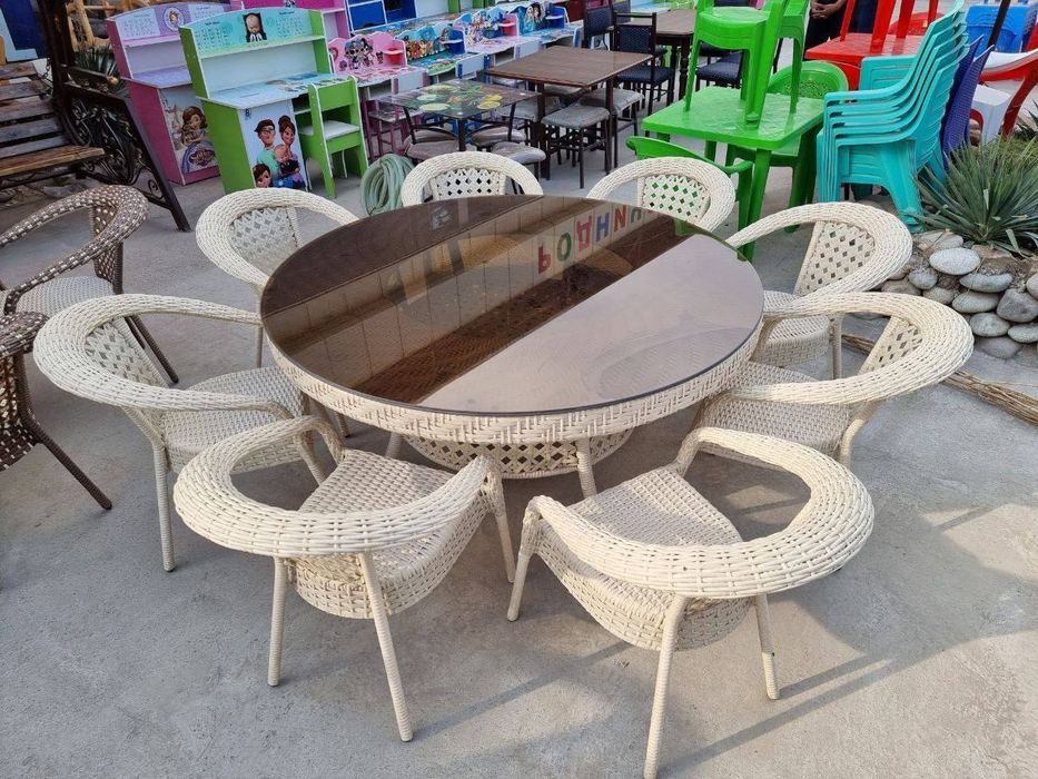 Arzon va ishonchli ratan stol stularmiz bor