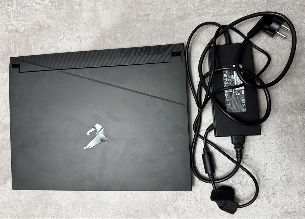 Ноутбук Gigabyte AORUS 15