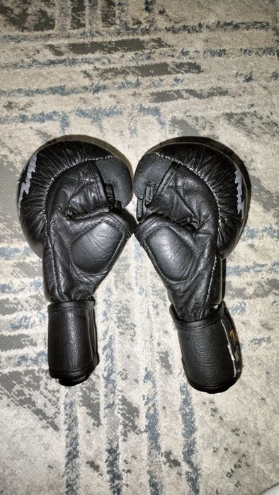 Срочно.Перчатки черепашки tiger muay thai