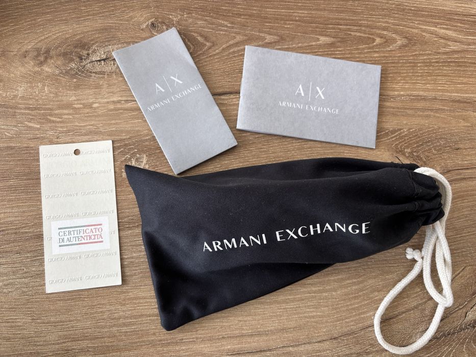 Продават се слънчеви очила A/X