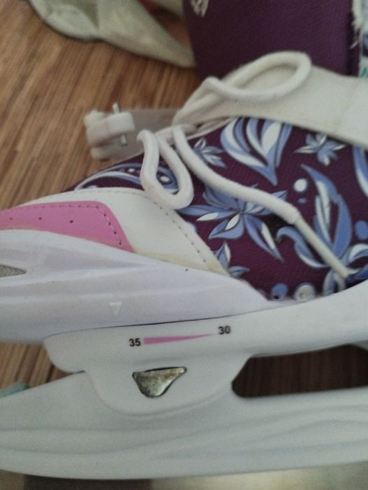 Коньки на девочку