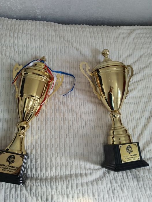 Продается КУБОК большой маленький