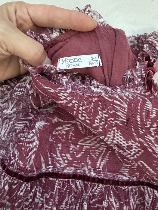 Продам детские платья 3-4 года