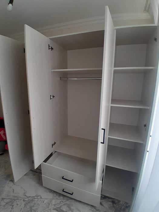 Шкаф сатылады почти новый