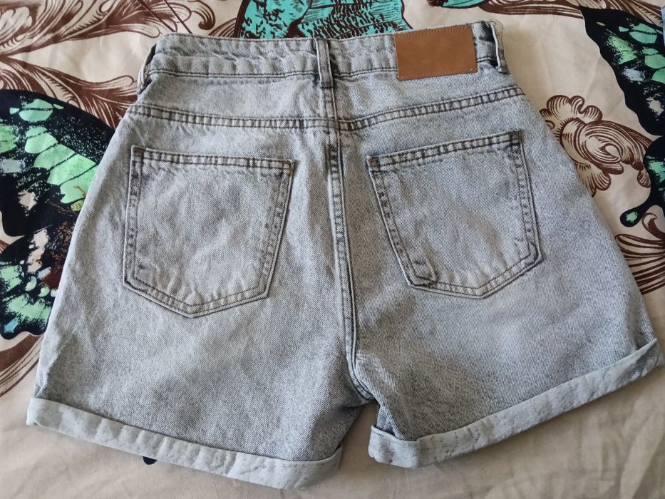 Pantaloni scurți noi