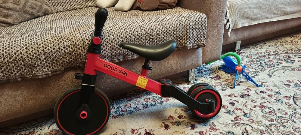 Продам беговел детский