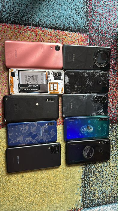 Telefoane defecte pentru piese(display spart)