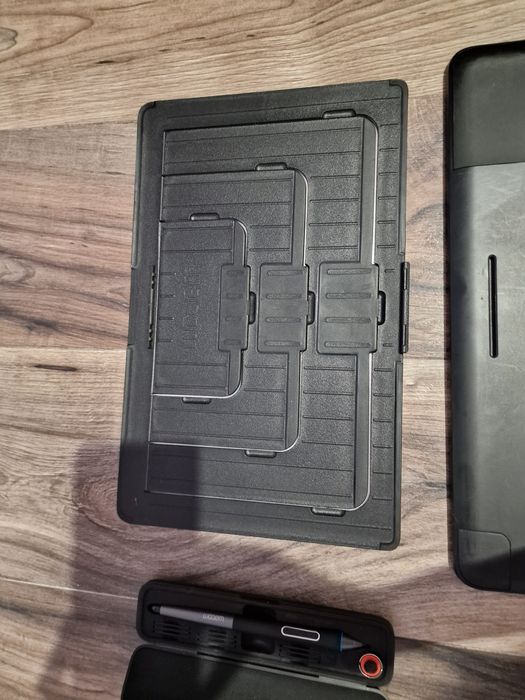 Wacom Cintiq 13HD dth 1300 drawing tablet