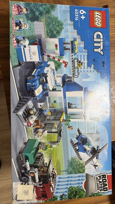 Наборы Lego, открытые, но комлект.