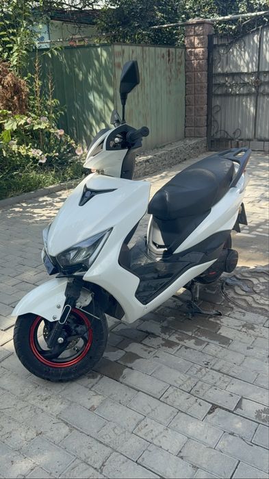 Продам скутер мопед м8 про