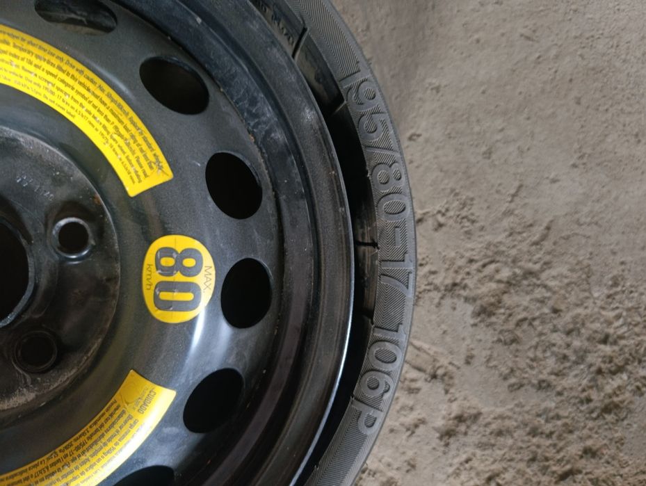 Запаска Туарег  R17