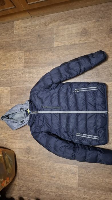 Продам куртки  на мальчика р 152-164